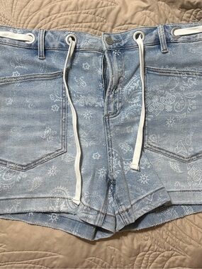 Risen Light Blue Paisley Denim Women’s Drawstring Shorts